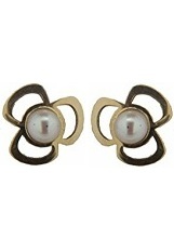 adorable small gold 3 leaf clover cultivated pearl baby earrings
